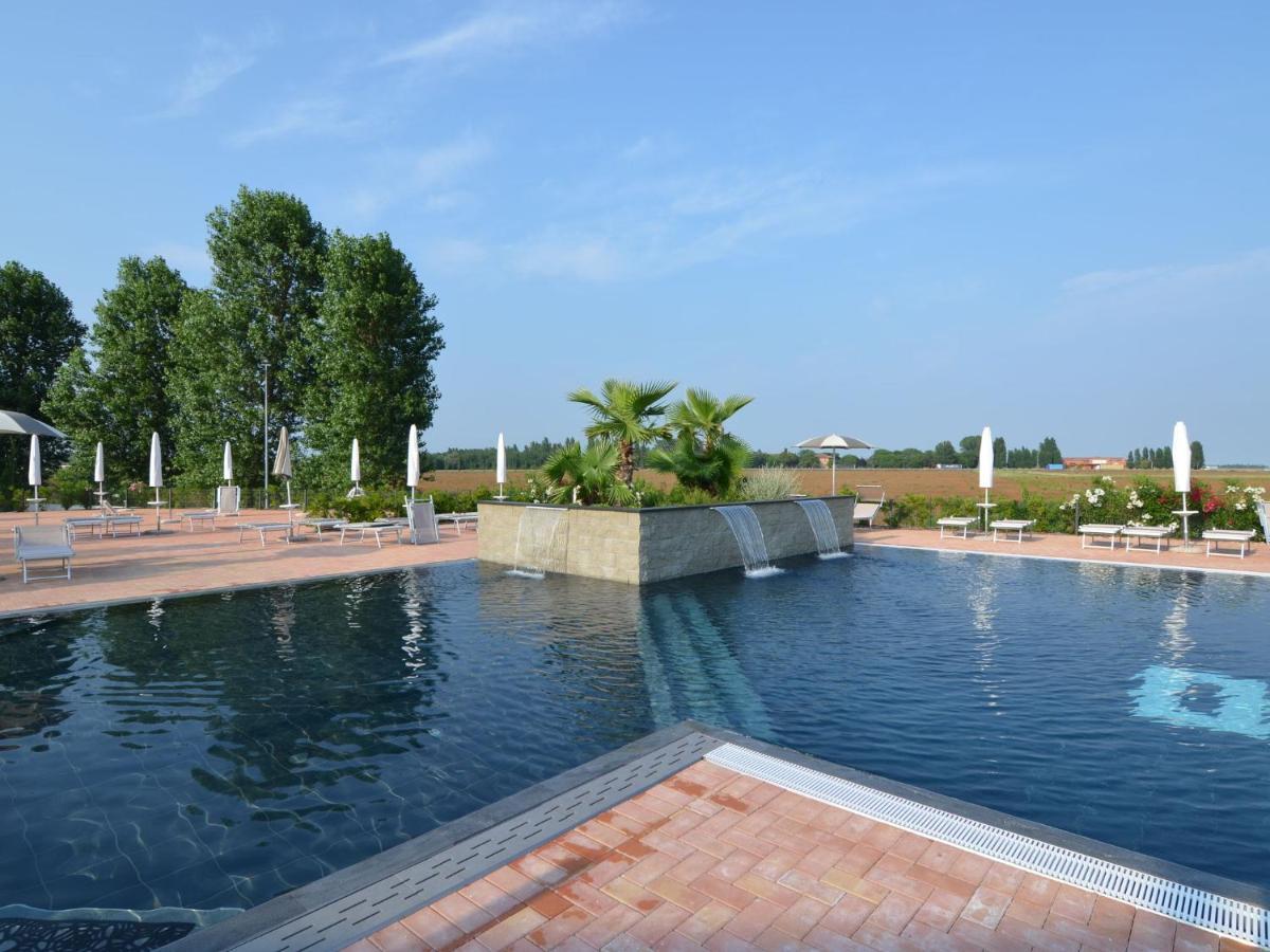 Characteristic Apartment In Codigoro With Pool Exterior foto